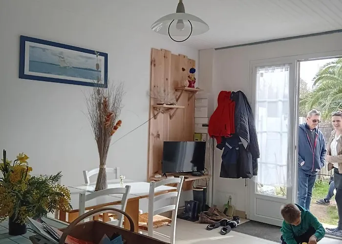 Les Pieds Dans L'eau Acces Direct A La La Cotiniere